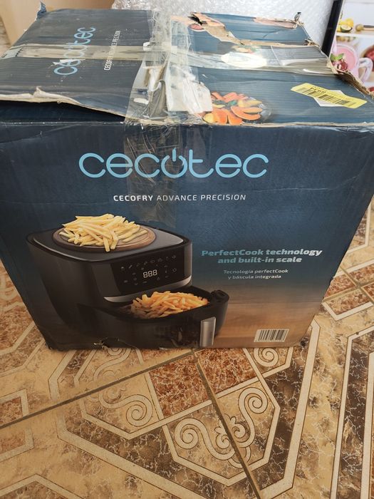 Нов Air fryer Cecotec advance precision 1700W 5.5L  с везна на капака