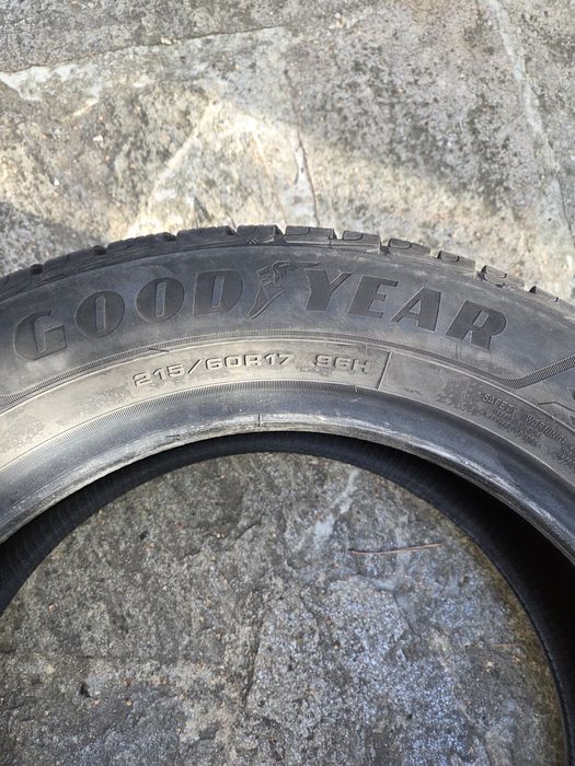 4 бр зимни гуми Goodyear 215/60/R17 Ultragrip Performance SUV