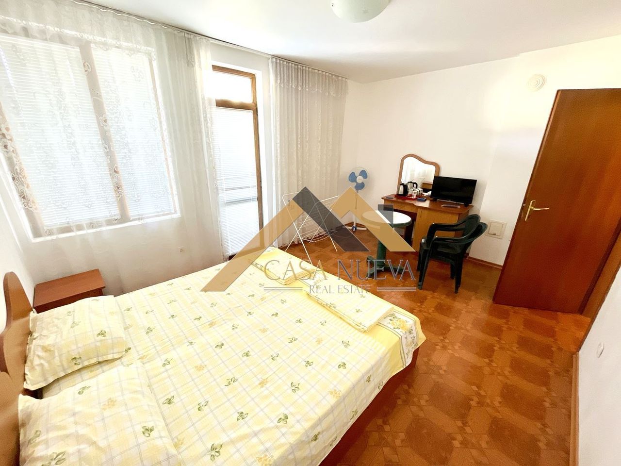 Продава се Къща в Приморско - 764 кв.м за 720 €/кв.м - Снимка #9