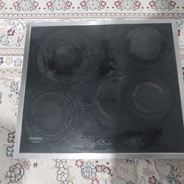 Электроплита на запчасти. Стекло треснуло.