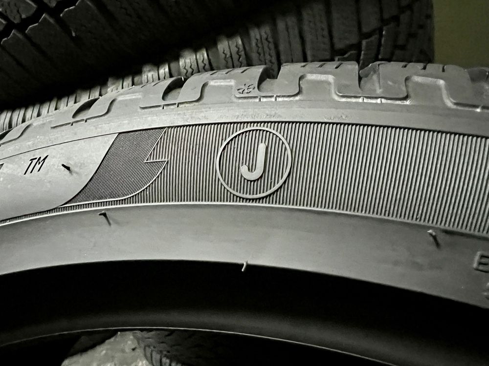 DOT:22г. 255/40/22 PIRELLI 4бр. 7.7мм