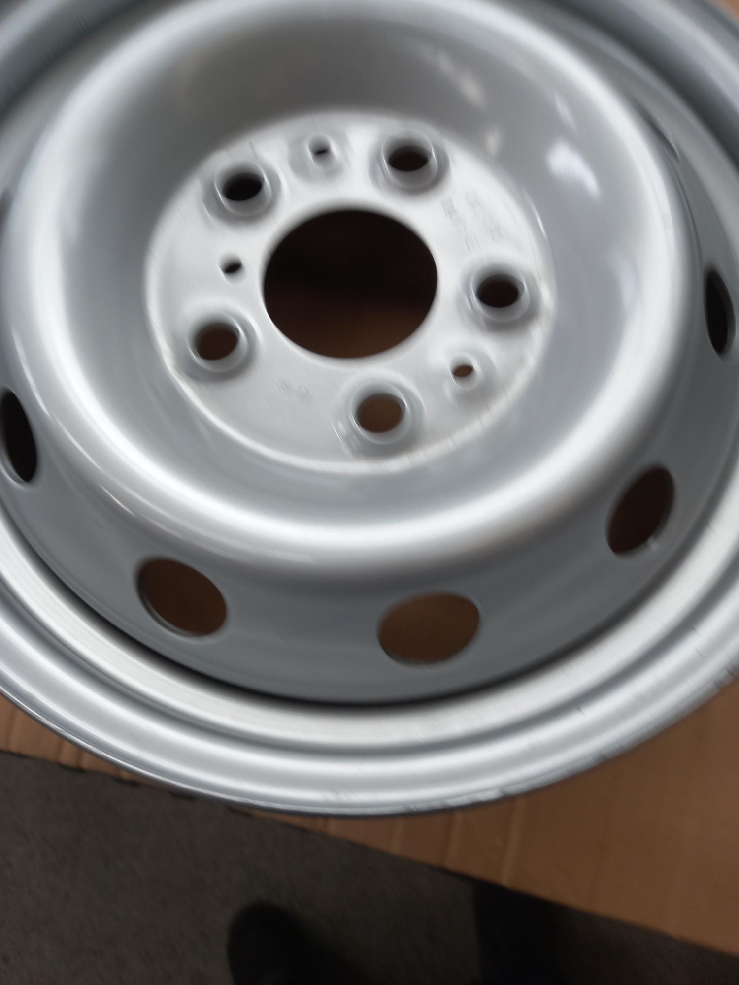 Jante Fiat Ducato Citroen Jumper Peugeot  Boxer pe 15 și  pe 16