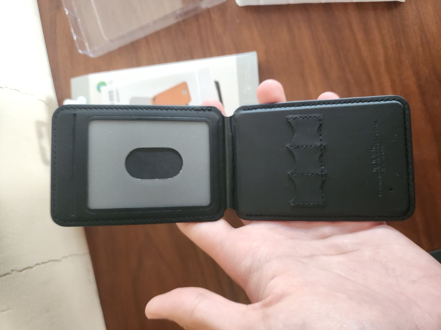 Magnetic Wallet Mag Wallet FM with Findmy