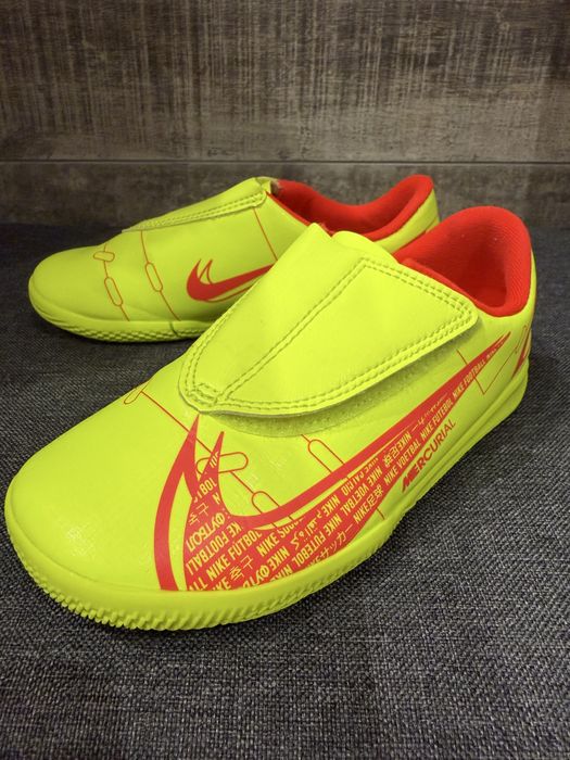 Nike детски футболни обувки