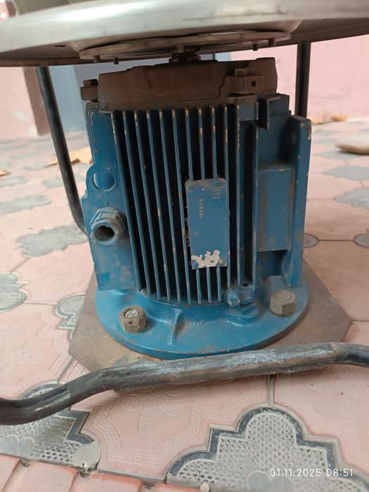 Продаётся асинхронный двигатель АИР в хорошем состоянии.