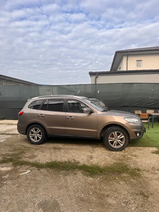 Hyundai Santa Fe – 6.300€ –