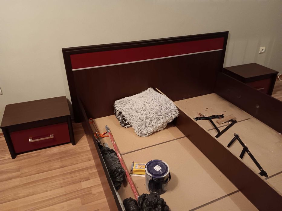 Спалня с две шкафчета