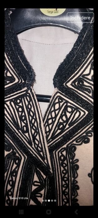 Vesta tradițională veche, de colecție