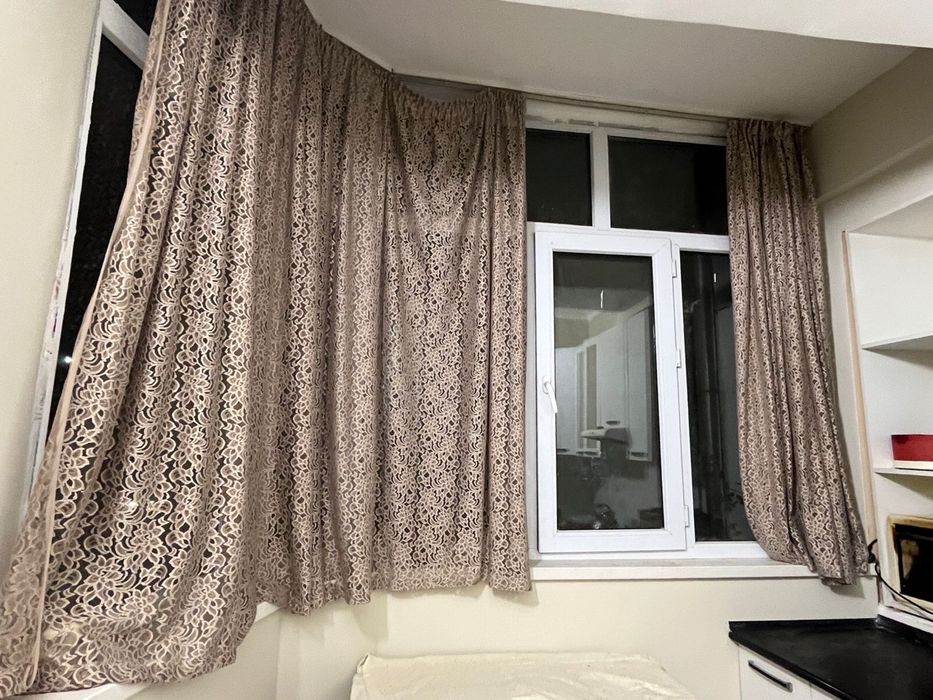 4 терезе нұрсаттан шешілген айнасы бәрі түгел 1.30,1.50 терезелер