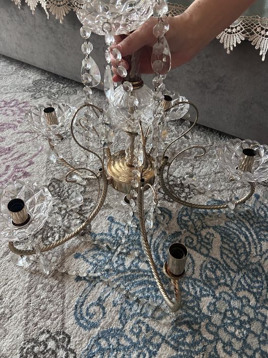 Продам люстру подвесную