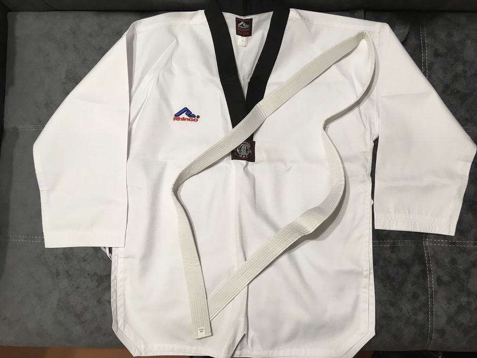 Продам новое кимоно для тхэквондо. 180 рост.