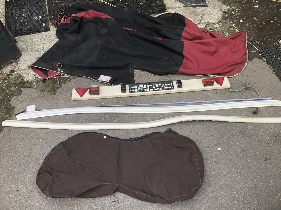 Suporti Bicicleta Thule si Barca . 2 Buc