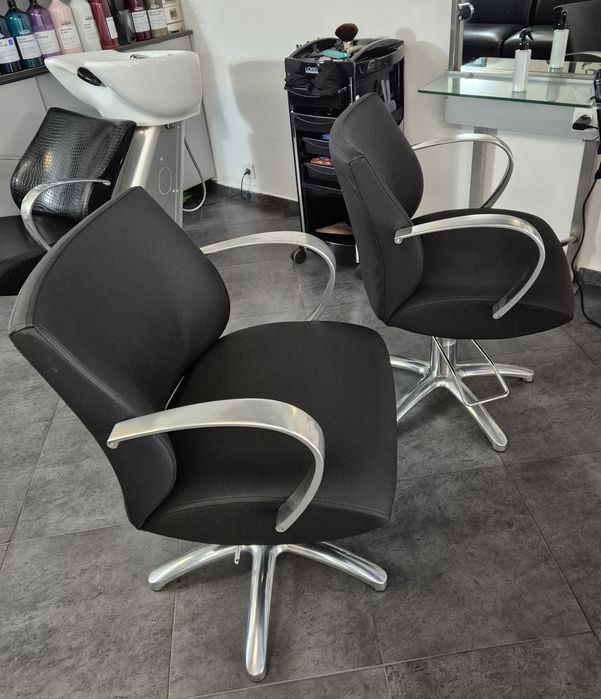 2 професионални фризьорски стола Maletti Lion / Като нови