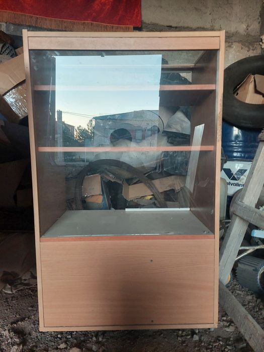 Продам витрины полка