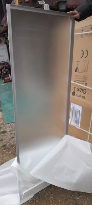 Dușuri  cabine din sticla tratata