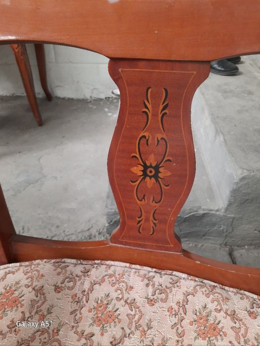 Продается диван и два кресла