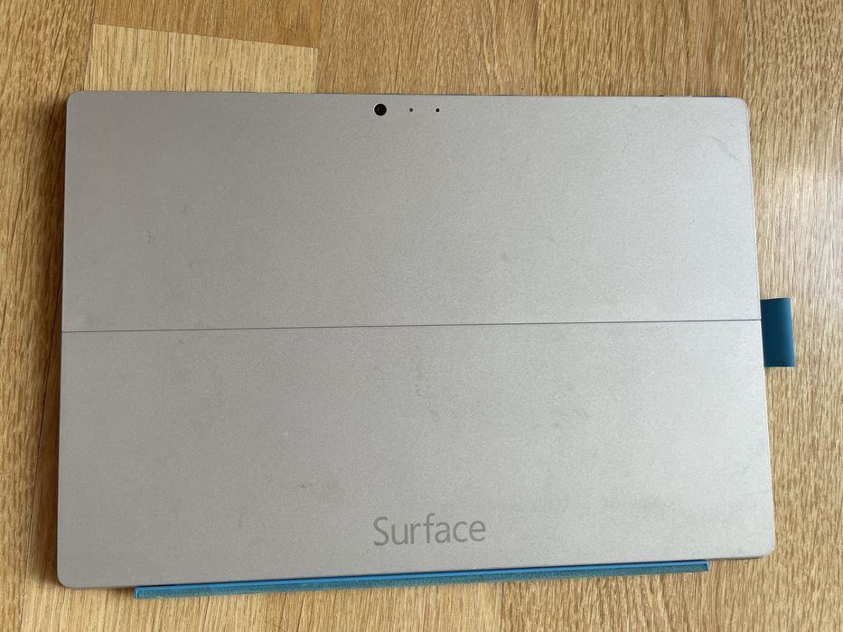 Microsoft Surface Pro 3 1631 2-1 таблет/лаптоп /i5/4GB RAM/128GB SSD