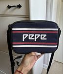 малка чанта Pepe Jeans