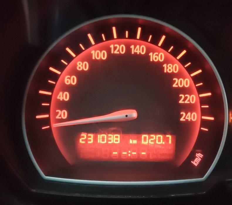 Vând BMW X3 2.0D