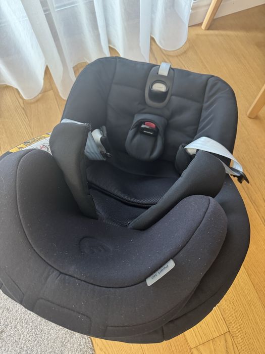 Maxi Cosi Pearl 360 с isofix 0+