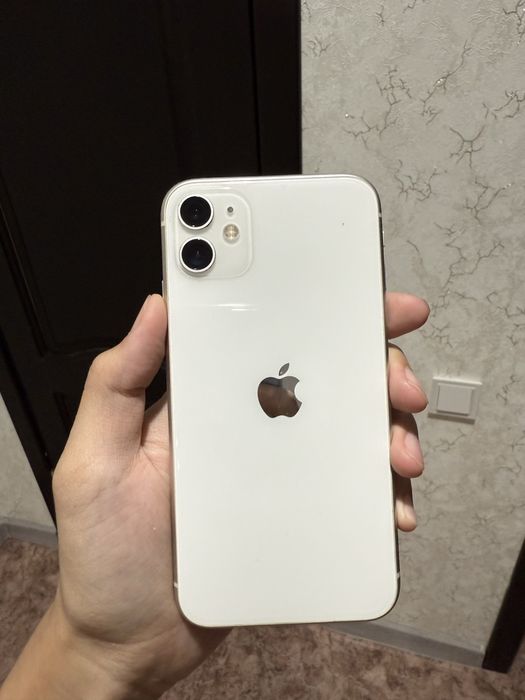 iPhone 11 white