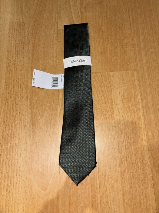 Cravate michael kors si calvin klein noi