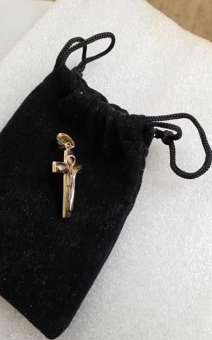 Pandantiv cruce din aur masiv 14K galben si alb