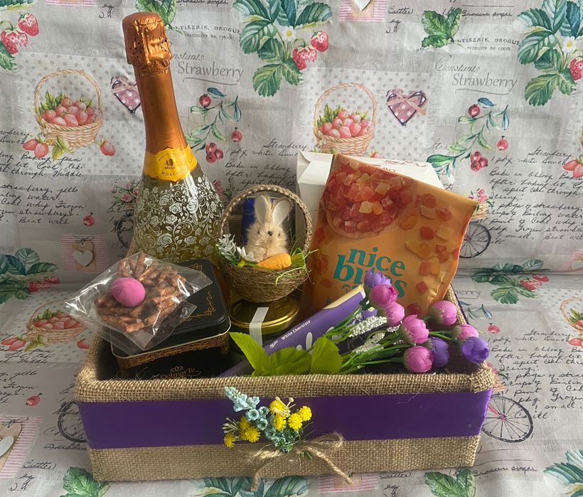 Коледни декорации и подаръци