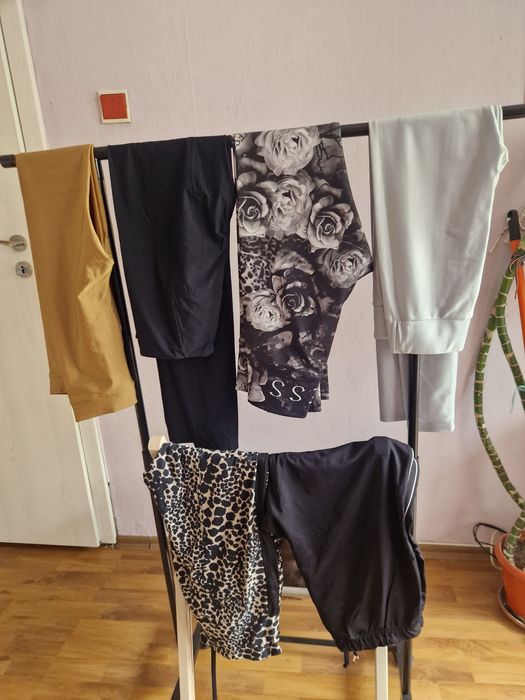 Лот от клинове и долнища