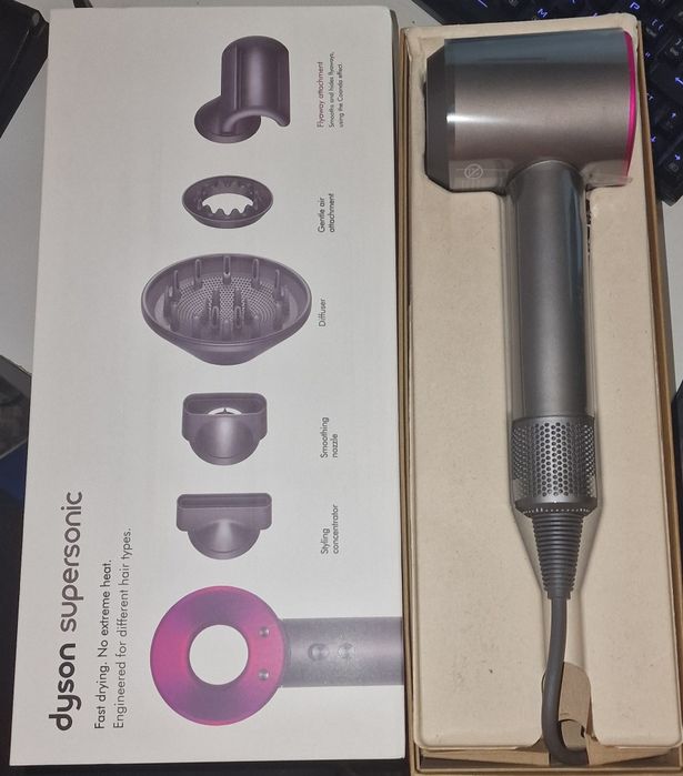 Dyson supersonic hairdryer hd08