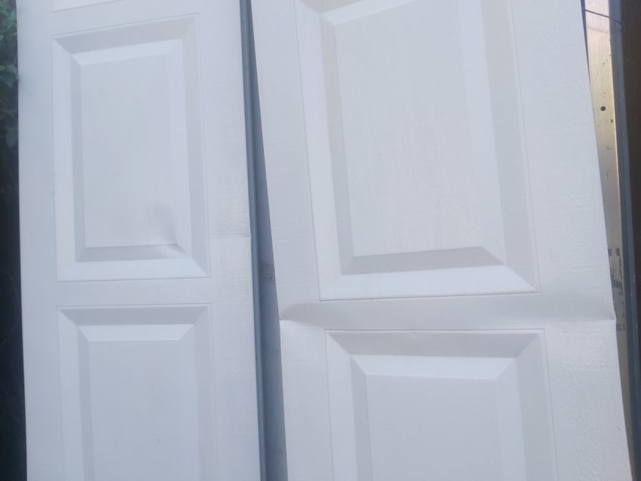 Vand usa garaj sectionala + inchidere automata