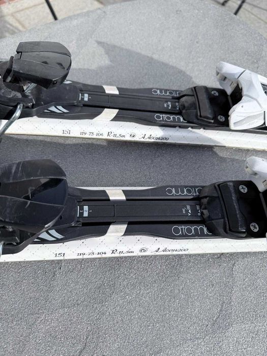 Schiuri ATOMIC Cloud 8 151cm + Clapari ATOMIC nr. 37