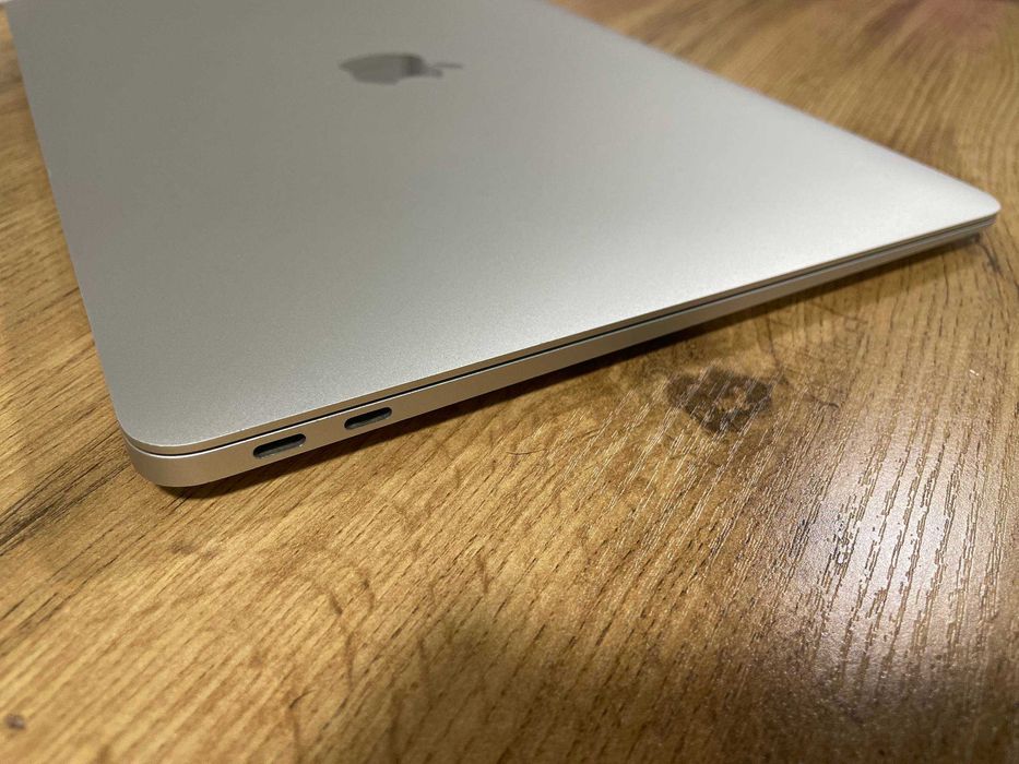 MacBook Air M1 8/256