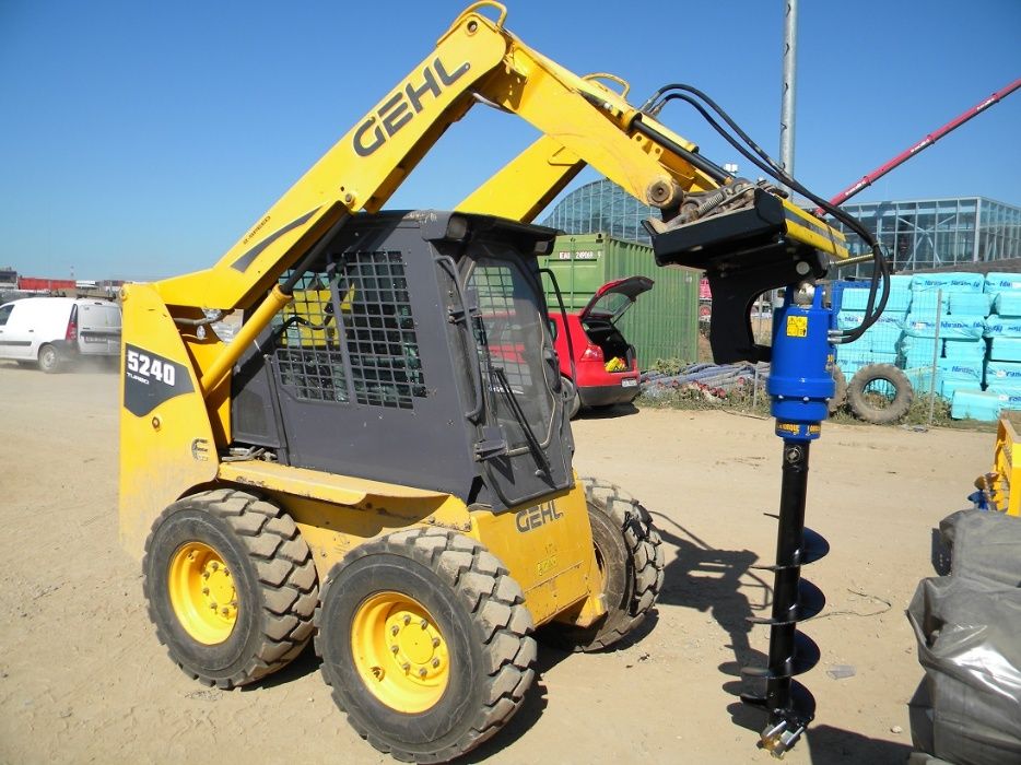 Burghiu de pamant hidraulic Bobcat, Gehl, Komatsu, CAT