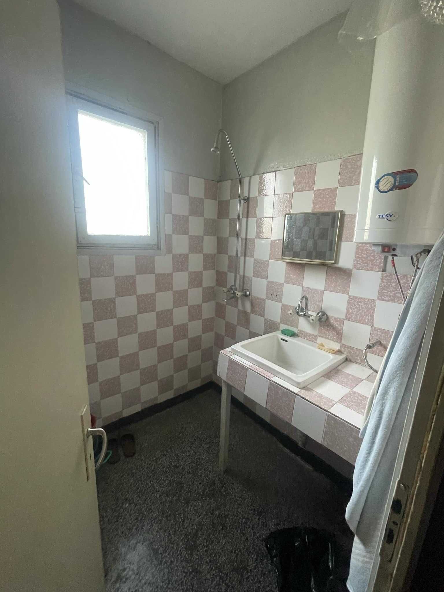 Тристаен апартамент кв. Кючук Париж