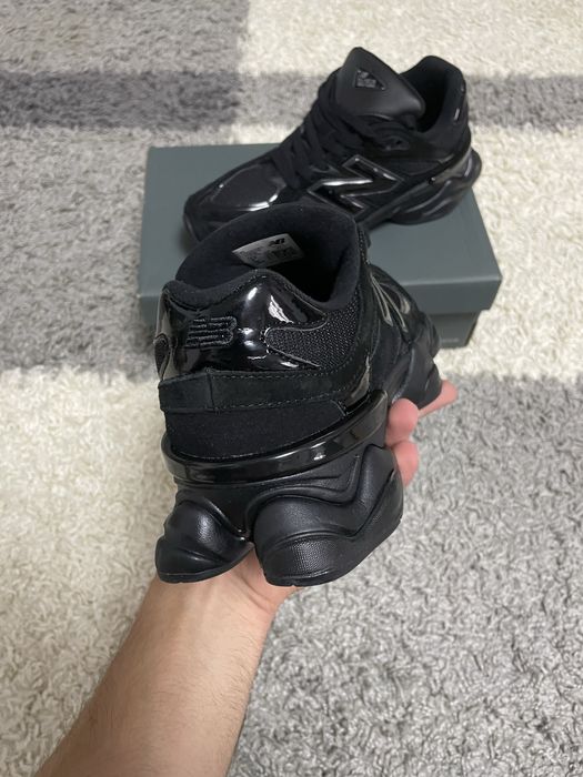 Adidasi New Balance 9060 Negri