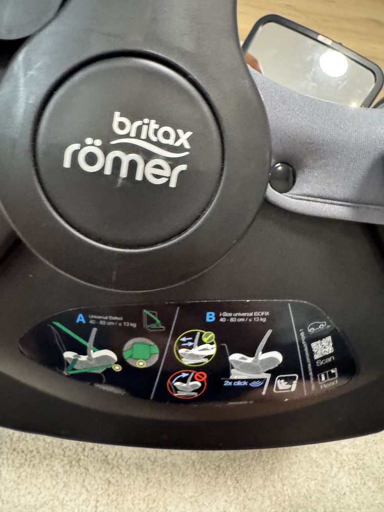 Britax Römer Baby Safe Core - кош за кола от 0-12 месеца