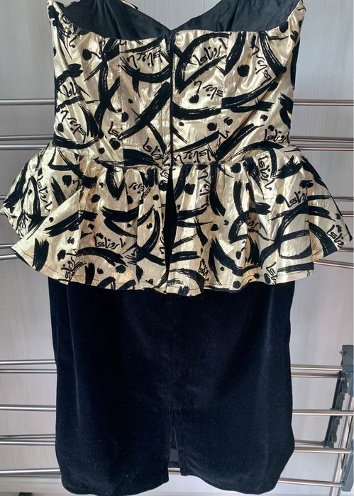 Цената е за 4бр Нови, официални дизайнерски рокли на едро