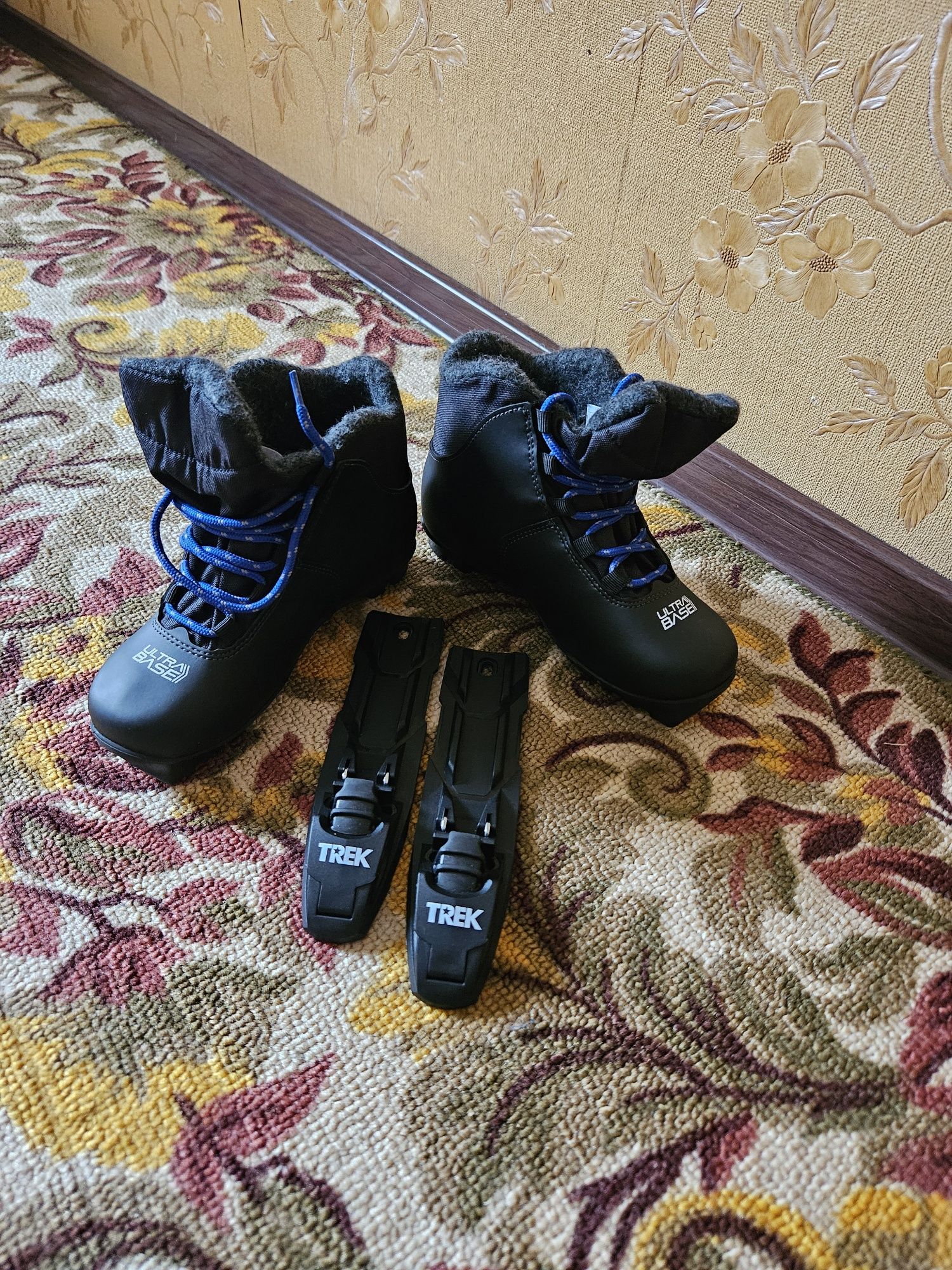 Ботинки лыжные новые