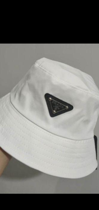 Pălărie Prada, model 2026, 4 modele