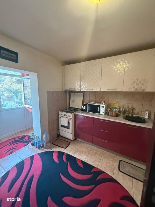 Apartament 3 camere, 72.75 mp, zona Sarari