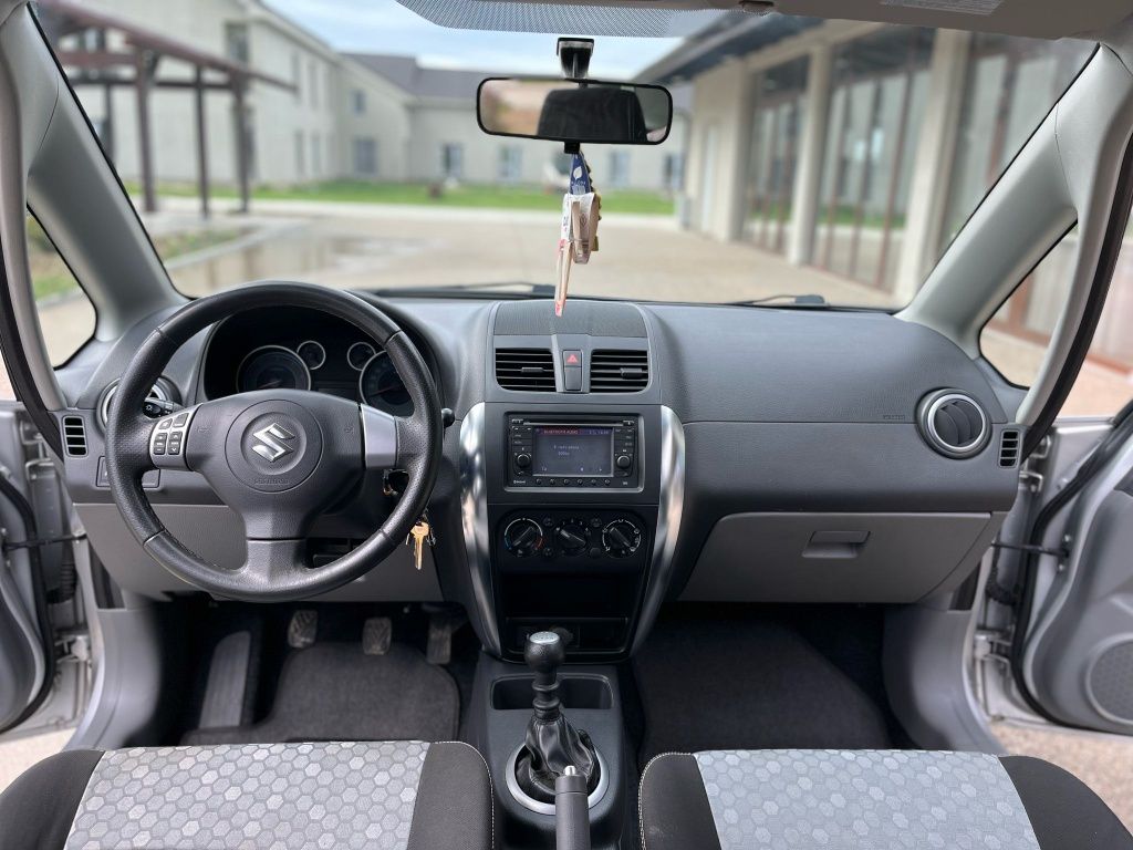 Vând Suzuki Sx4!