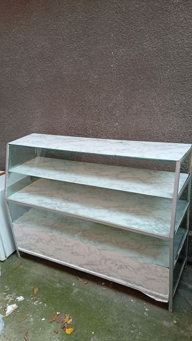 Vitrine sticlă colantată