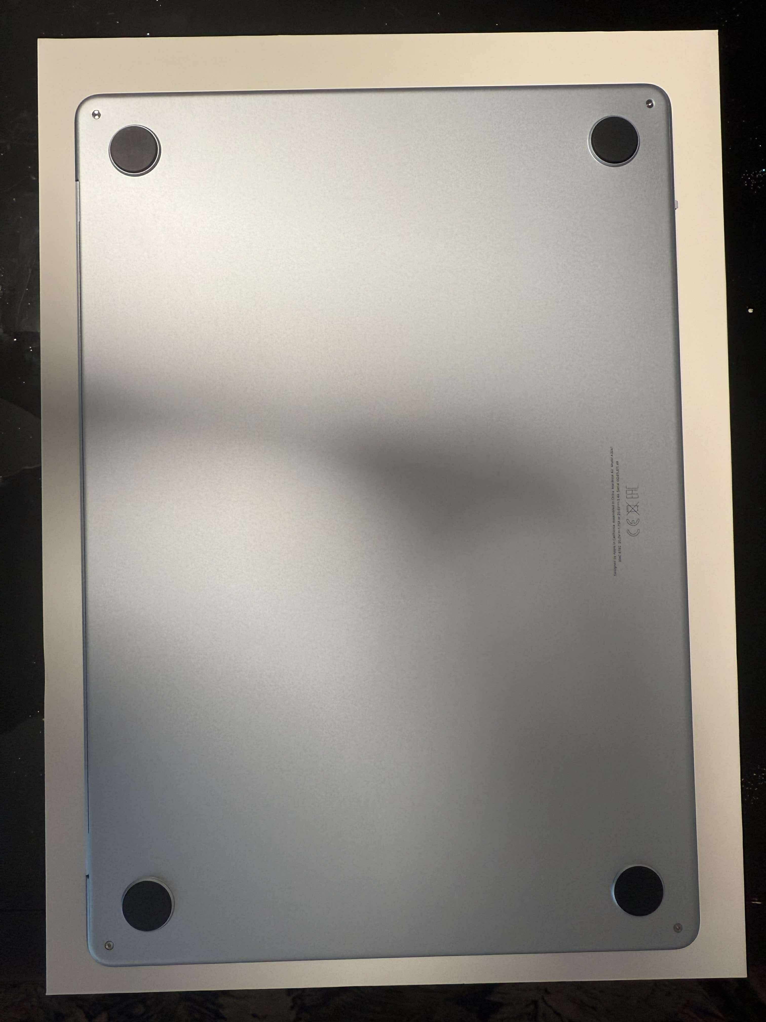 Apple MacBook 15” ( Макбук 15 инча) 2025 M4 модел Sky blue