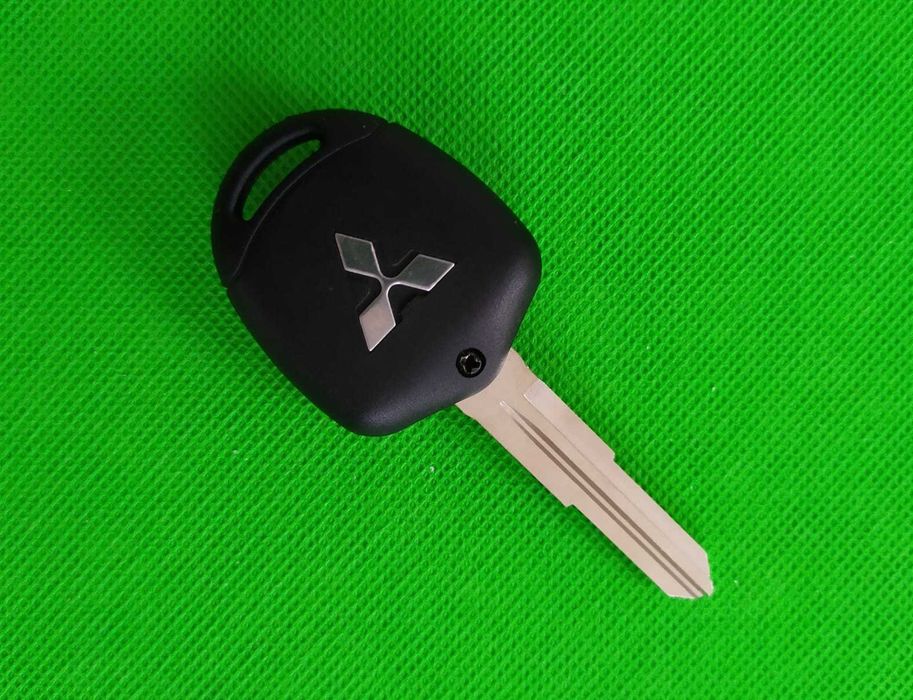 Ключ Мицубиши / Mitsubishi 2 бутона с платка и чип /дистанционно L200
