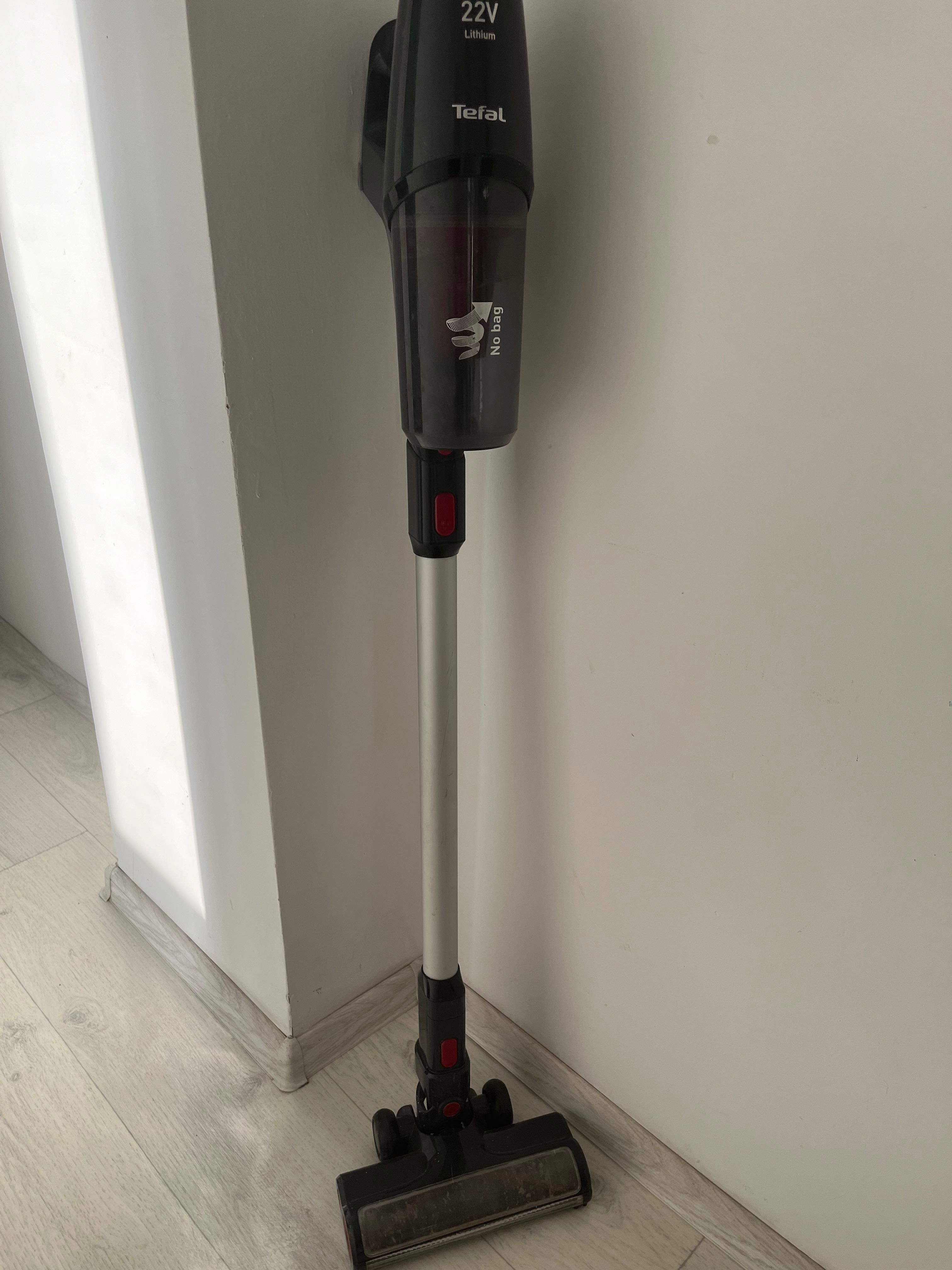 Продаю беспроводной пылесос Tefal 22V Lithium.