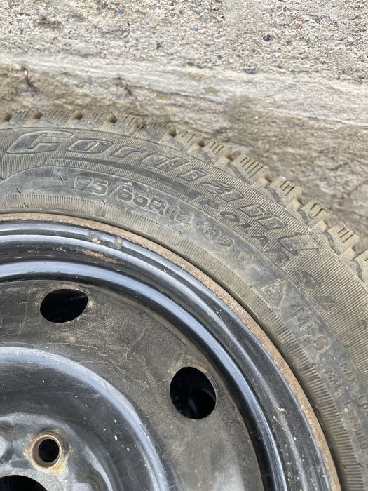 Продам в хорешем состояний зимние шины с дисками