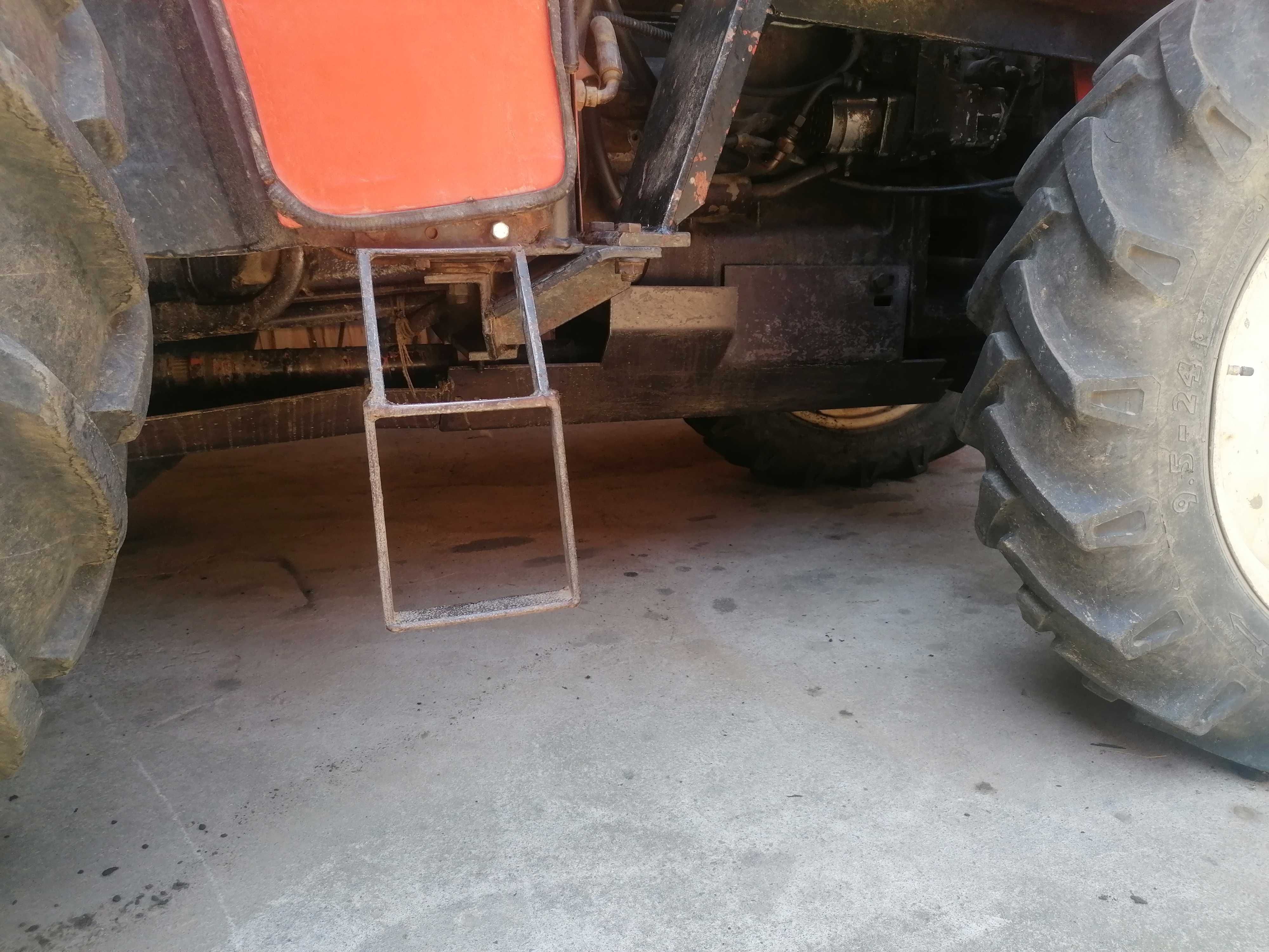 Tractor Fiat 640 dtc 4x4 cu încărcător