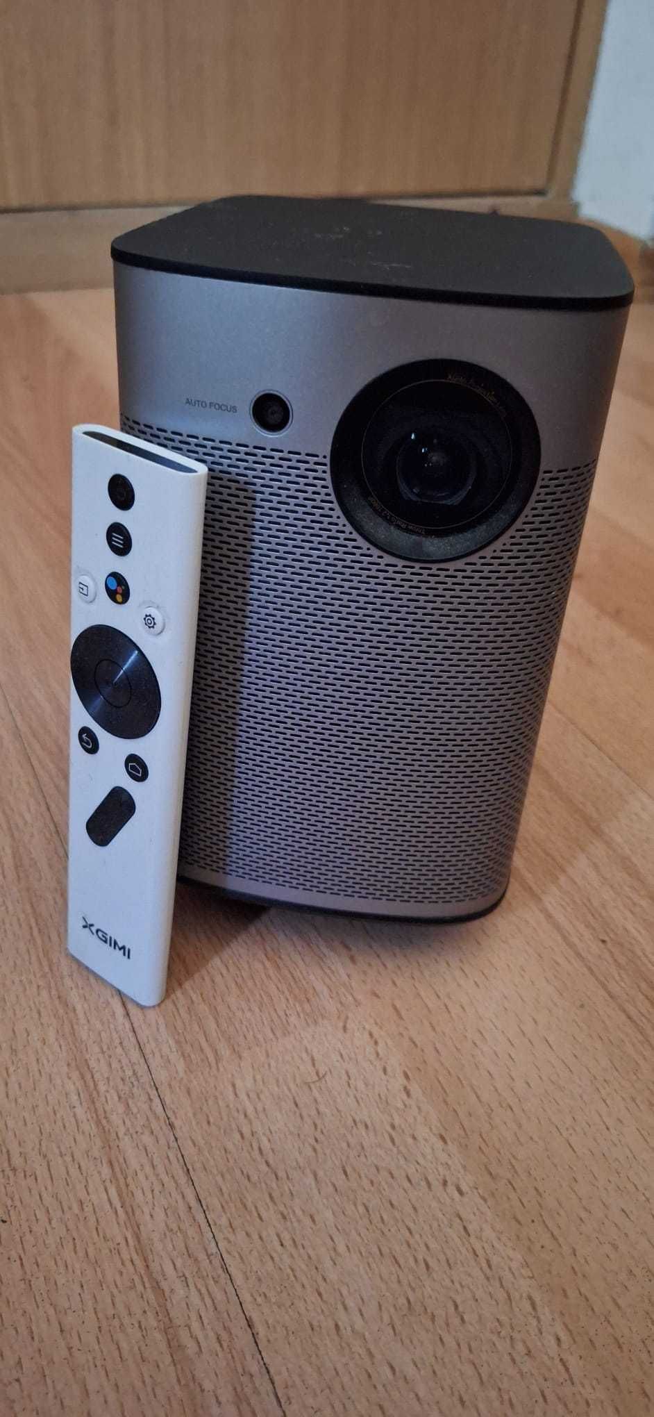 Videoproiector portabil smart XGiMi Halo