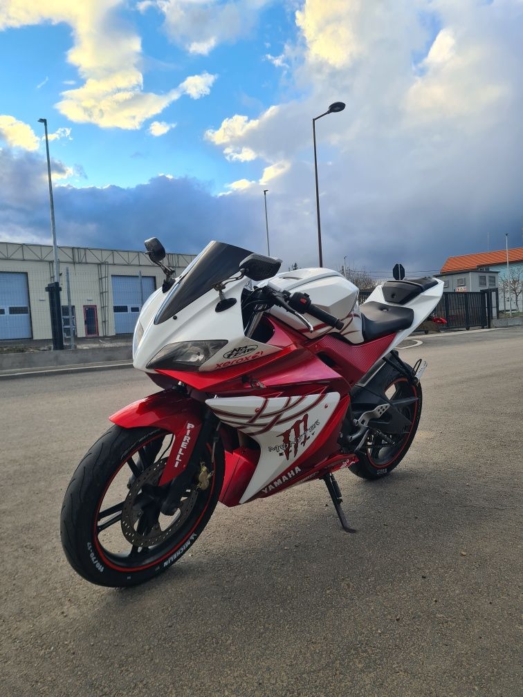 Vând Yamaha yzf r125